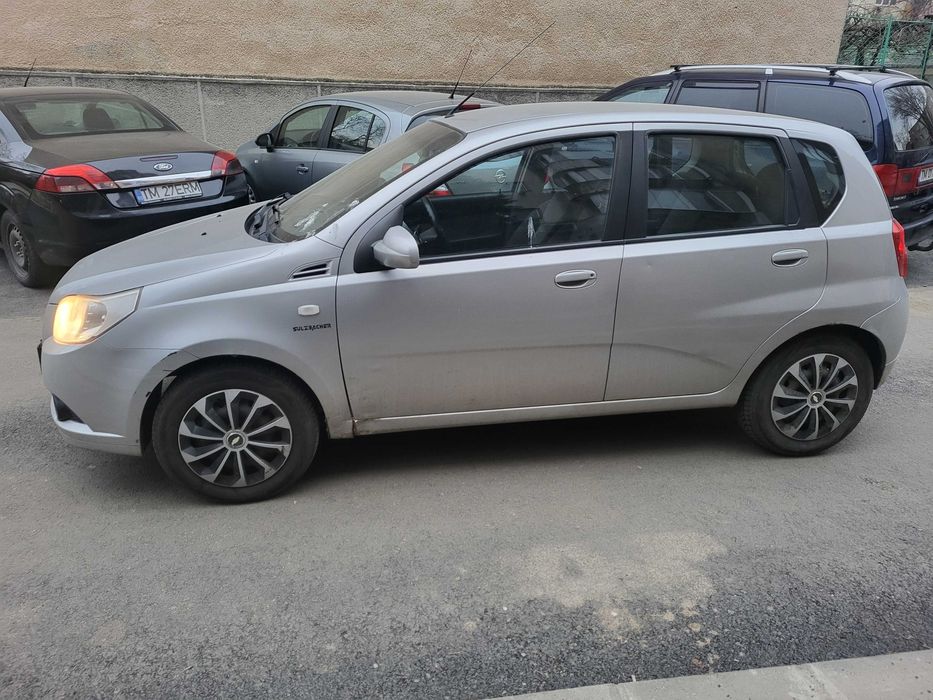 Vând Chevrolet Aveo