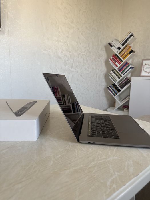 Macbook pro 15 (2019)
