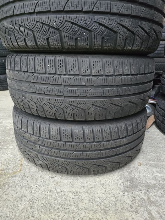 4 Броя Гуми 235/50/19 Pirelli 2x6,8mm 2x5mm