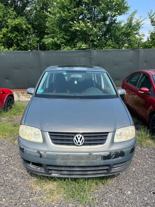 Dezmembrez VW Volkswagen Touran 2004 gri verzui 1,6 FSI