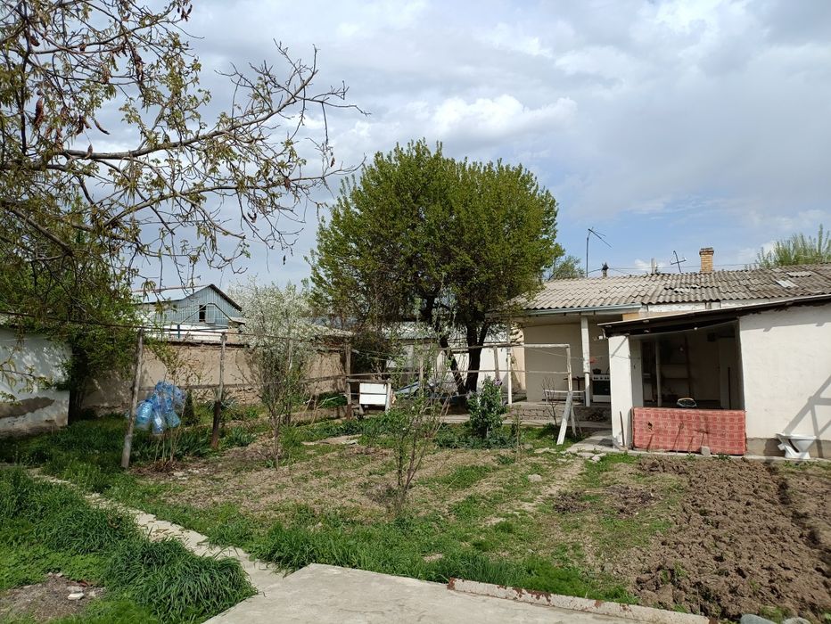 Uy sotiladi pul zarur