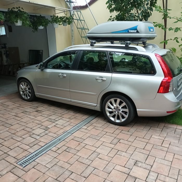 Volvo v50 model 2012