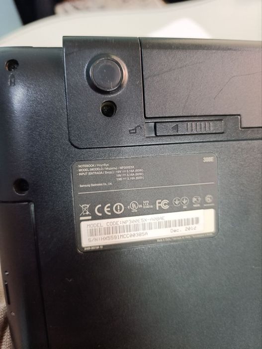 Samsung Noutbuk sotiladi