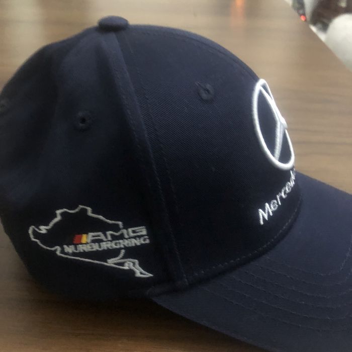 Брендовая кепка от MERSEDES BENZ