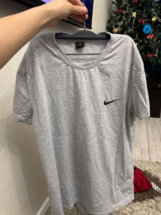 Футболки        .