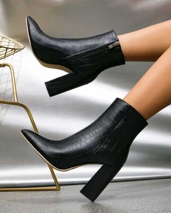 Cizme clasice elegante cu textura crocodil, negre,marime 39