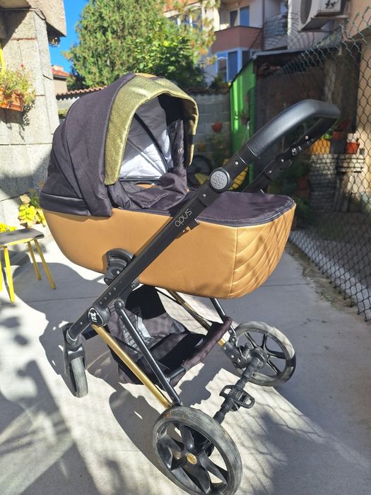 Бебешка  количка черно и златно