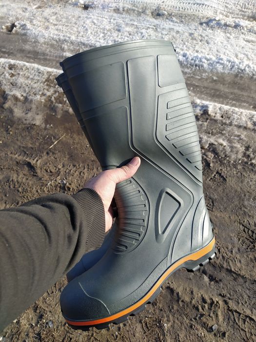Резиновые утепленные сапоги