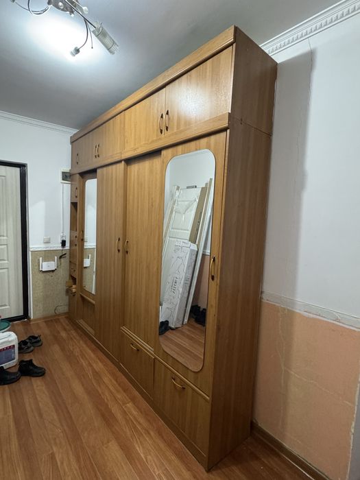 шкаф домашний  коричневый