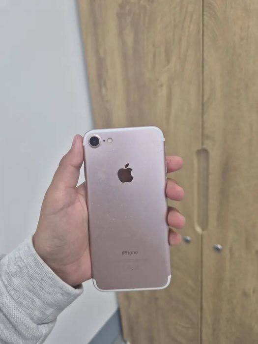 Iphone 7 срочно новый скидка есть