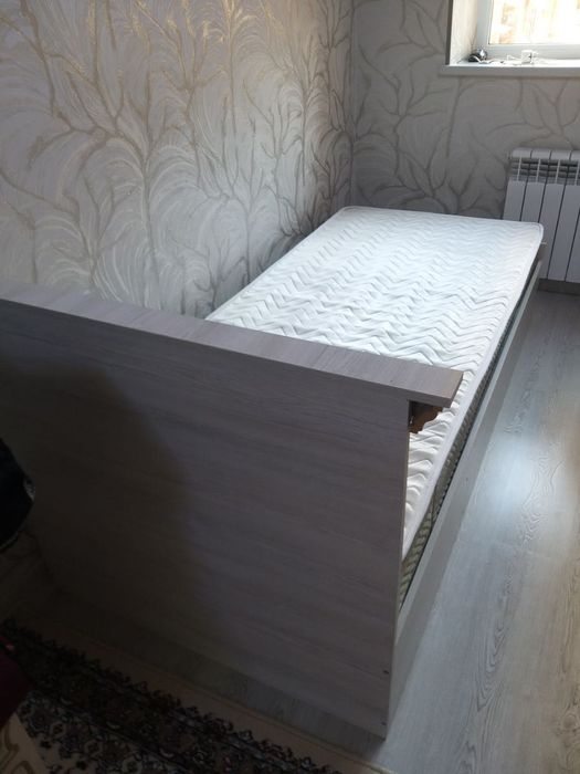 Srochne sotiladi 1 kishilik kravat