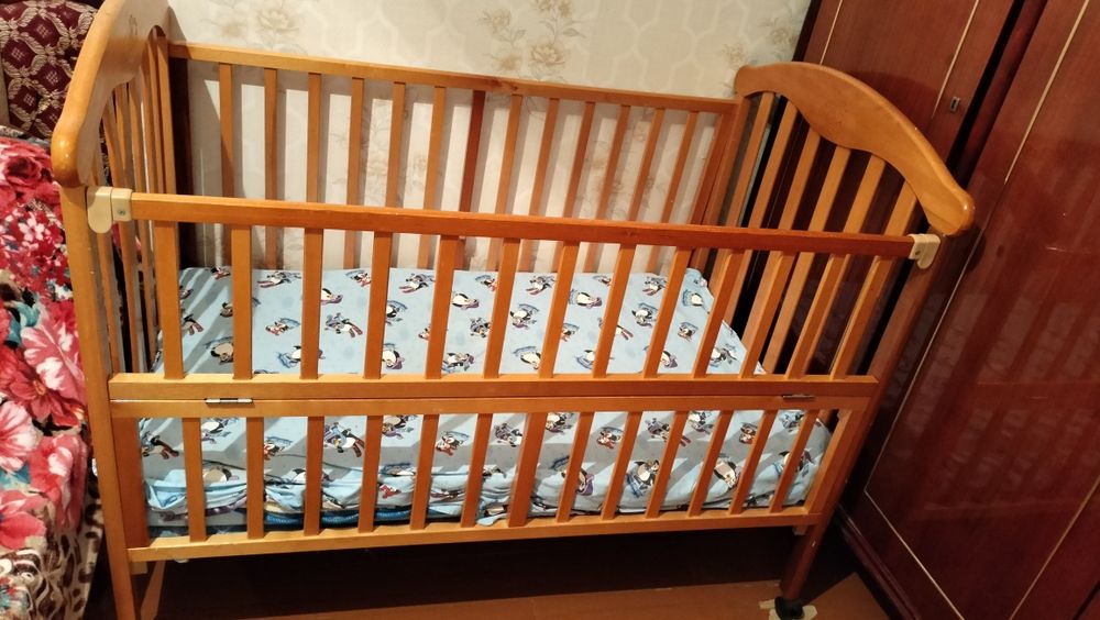 Детская кроватка