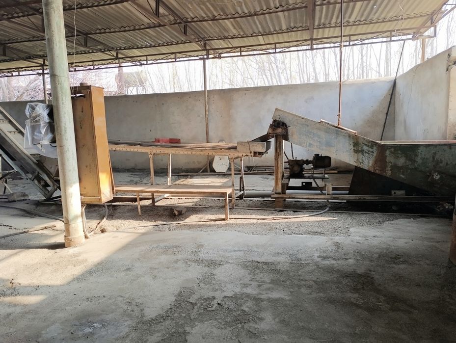 Консерва завод ва унинг жихозлари ишчи холатида