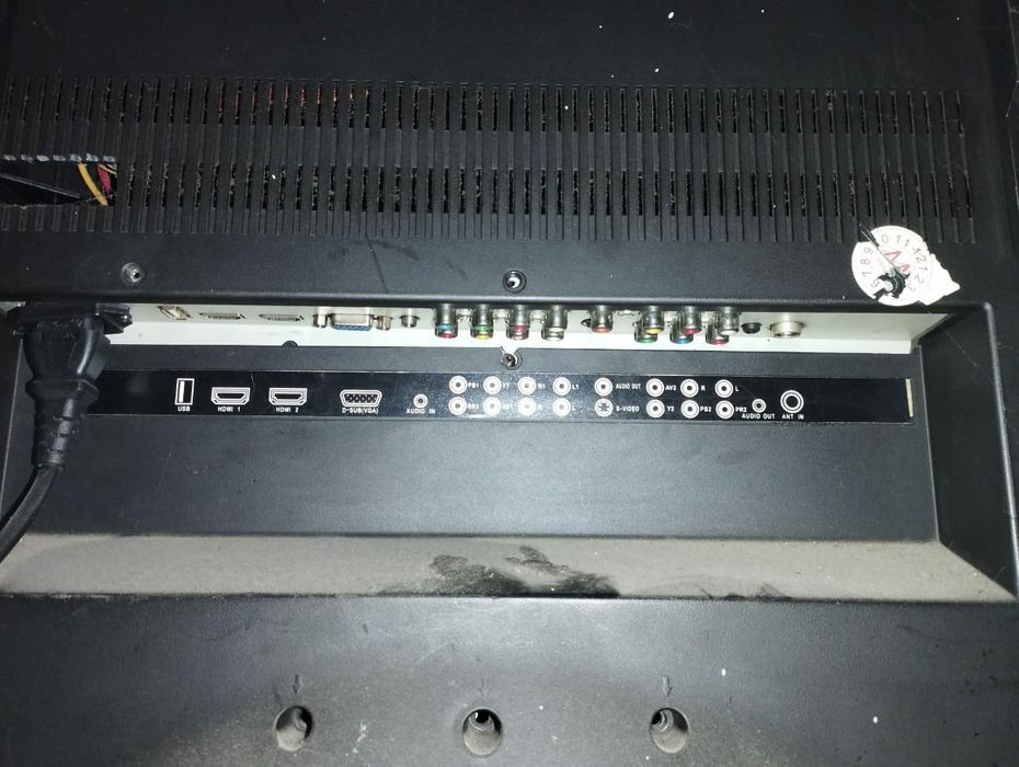 Продам срочно телевизор