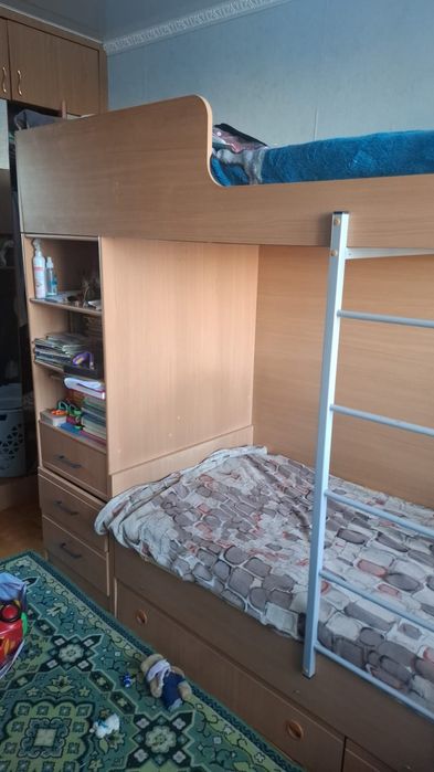 Двухяростная кровать