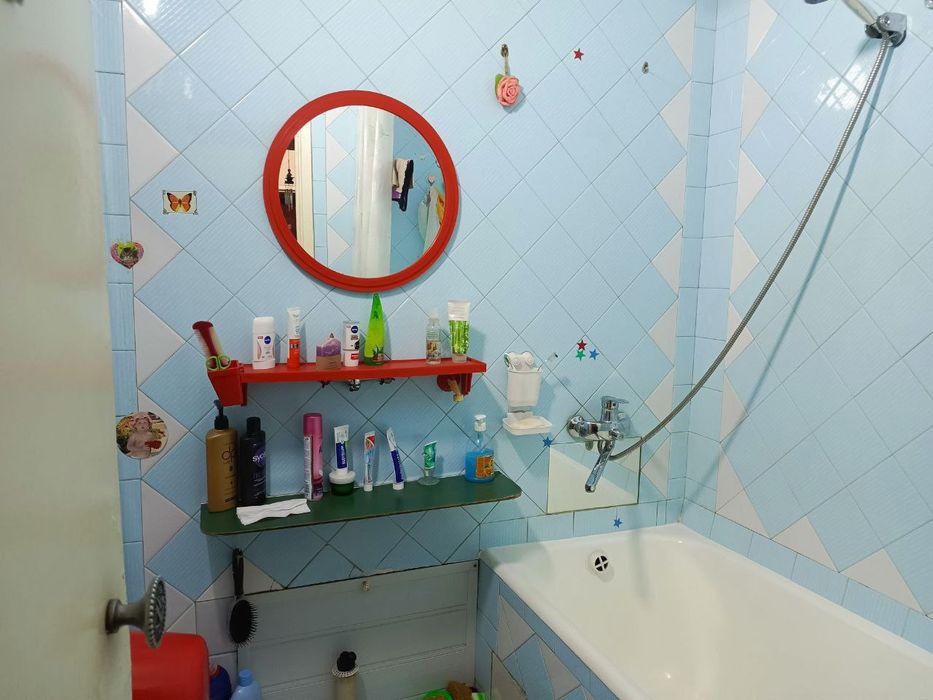 Срочно! Квартира на Дружба народов -Камолон Ош 2*3/7/9 общ пл 90м