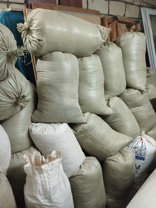 Опилка продаются сухие