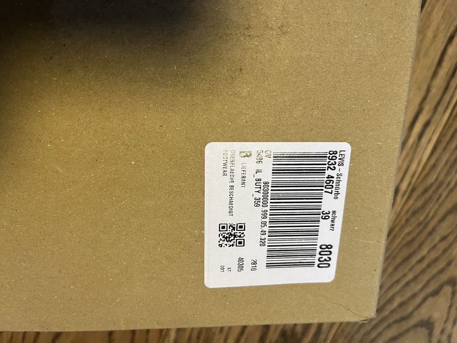 Женски обувки Levis 39 номер