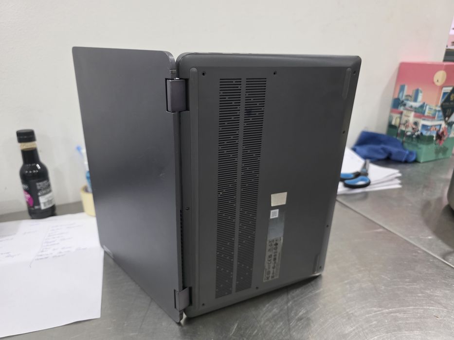 Vând laptop Lenovo IdeaPad Flex 5 – Ryzen 7, 16 GB RAM, SSD 512 GB, Touchscreen 360°