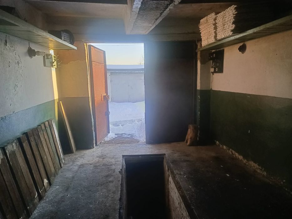 Продам гараж на Торг колонне.