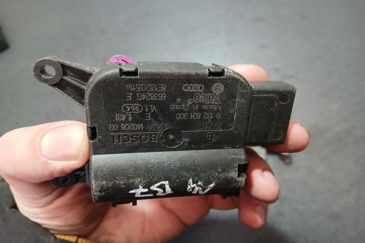 Motoras clapeta aeroterma 8E1820511A 0132801300 8E1820511A 0132801300