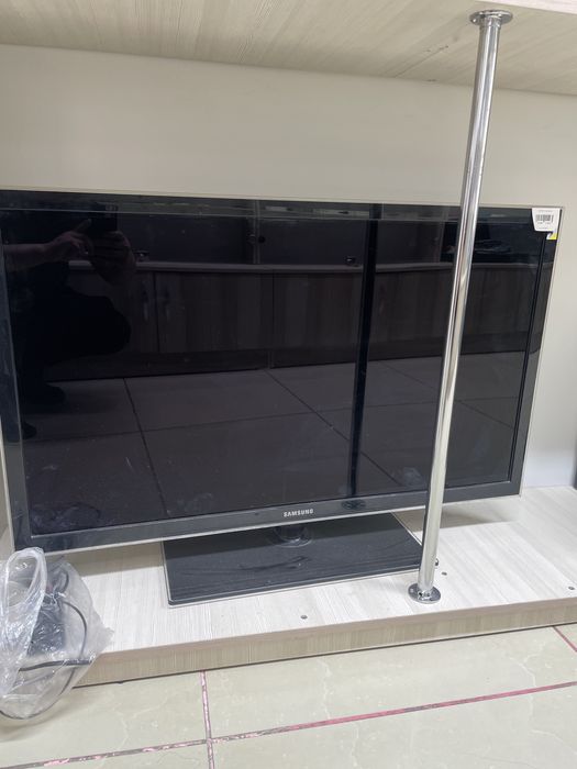 Телевизор Samsung  107cm