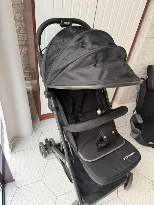 Продам прогулочную коляску