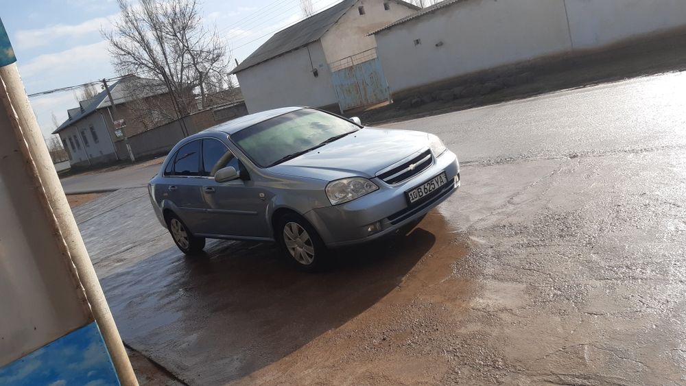 Ласетти сотилади