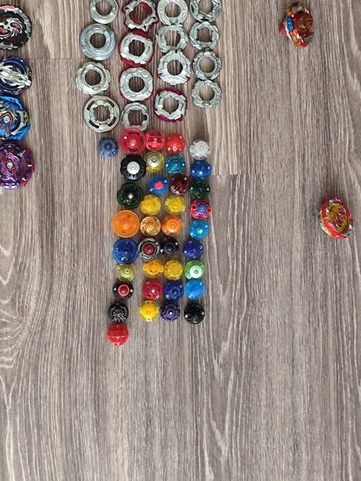 Бейблейды по 1500