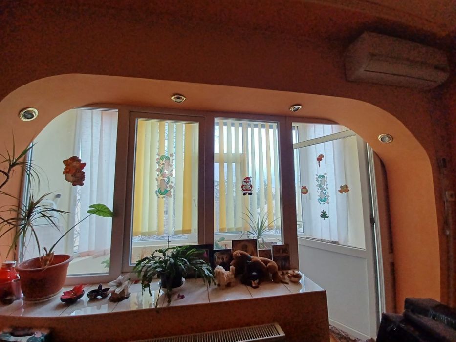 Vând apartament 2 camere semidecomandat