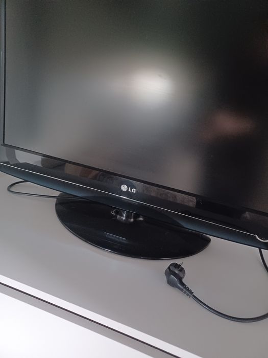 Телевизор LG 32"