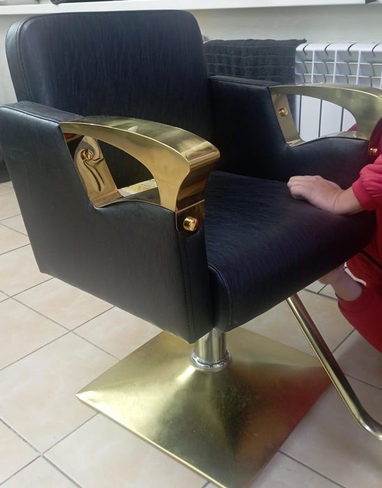 Продам кресло салонное