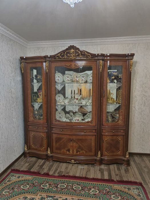 Продам мебель. Китайская стенка.