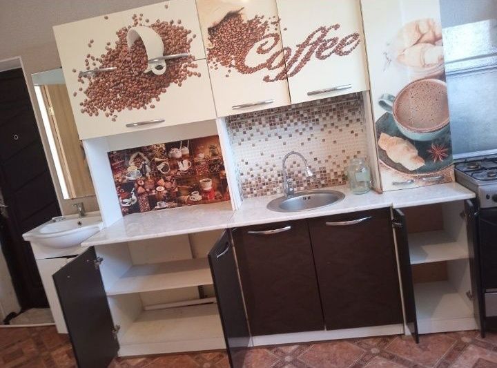 Кухонный гарнитур Продам.