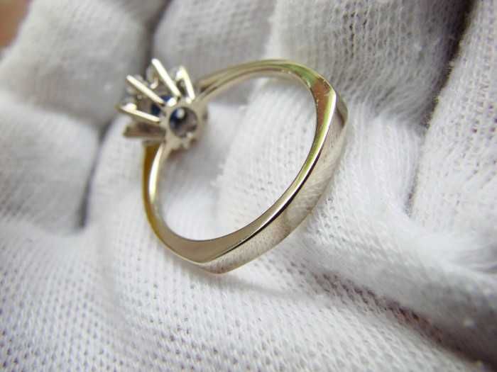 Inel Aur Alb de logodna Royal 14K Cu Safir Si Diamante