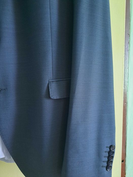 Мъжки костюм( сако,панталон, риза и вратовръзка)