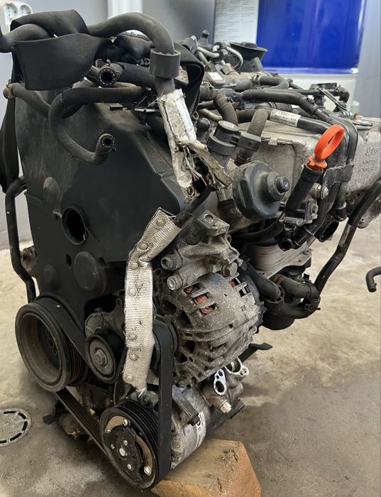 Двигател 1.6TDi CLH  VW AUDI Skoda Seat