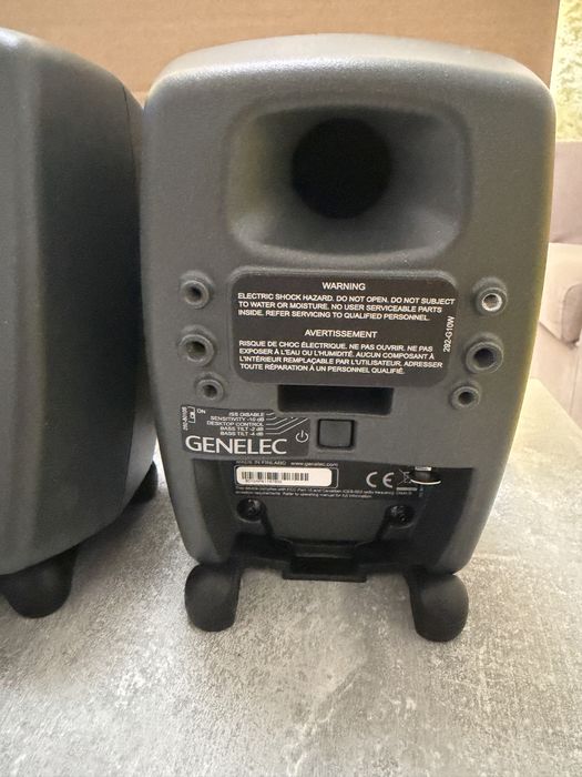 Мониторы Genelec 8010 пара, новые
