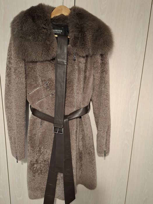 Vând cojoc cu blana naturala ,preț 600 de lei