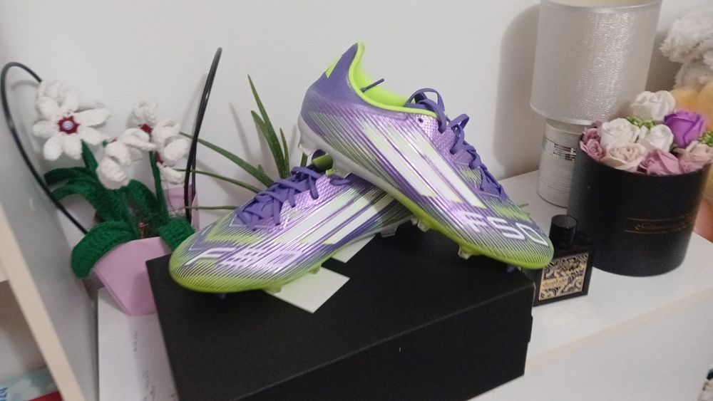 f50 adidas pro ghete de fotbal