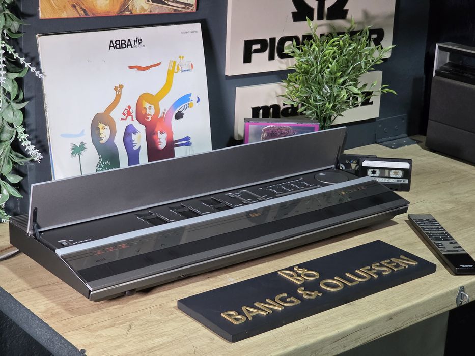 Reveiver BANG & OLUFSEN beomaster 3300, amplituner full touch, telecomanda,  retro hifi