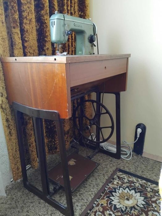 Стара Шевна Машина NAUMANN