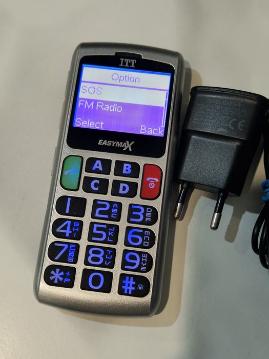 Super telefon cu butoane mari și display destul de generos