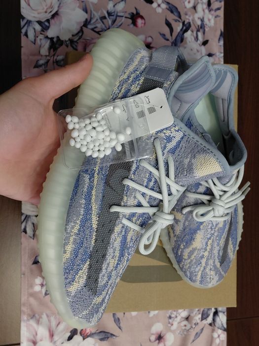 Adidas Yeezy Boost 350 V2 – NOI, nepurtați