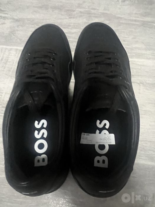 Продается пара новых мужских кроссовок Boss