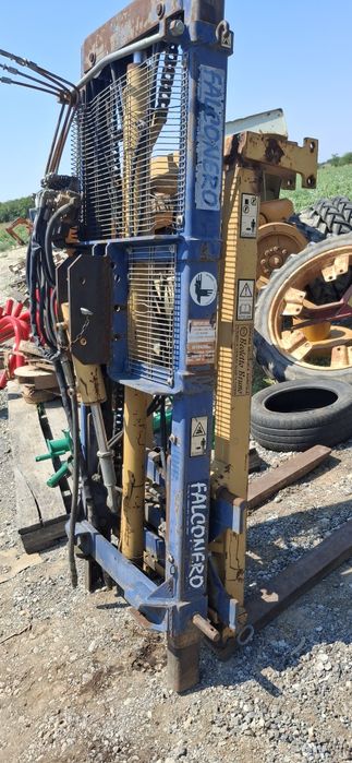 Lift hidraulic tractor agricol