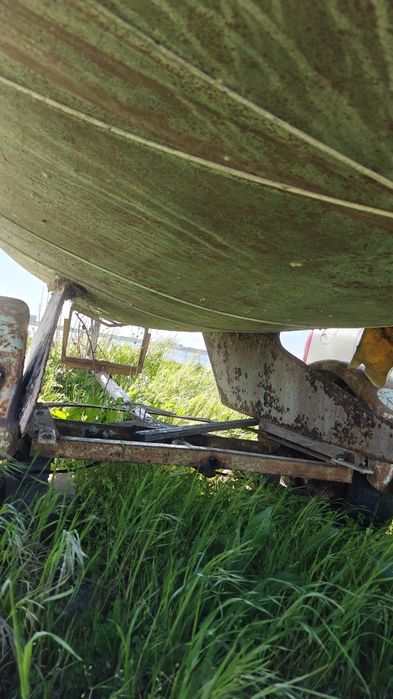 Ветроходна лодка яхта