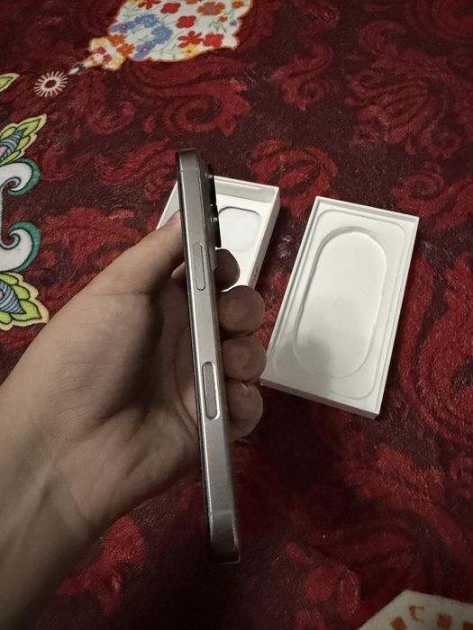 Продам iphone 16 pro silver 256gb акб 88%