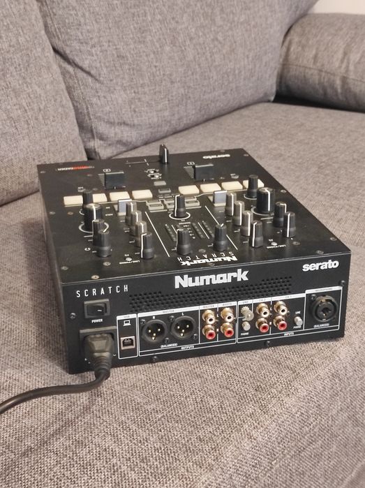 Numark Scratch DJ Mixer със Serato