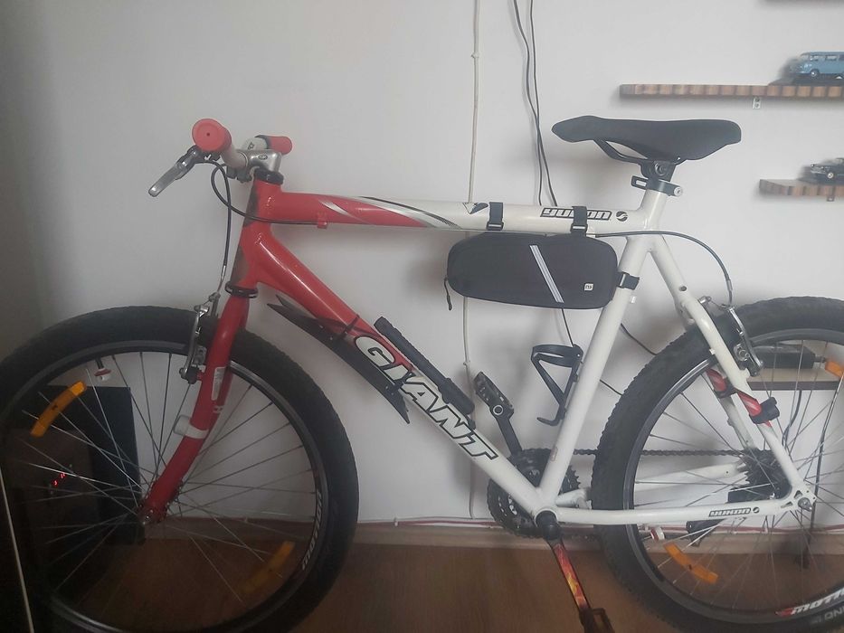 Bicicleta Giant Yukon (single speed) foarte usoara cadru aluminiu 10KG